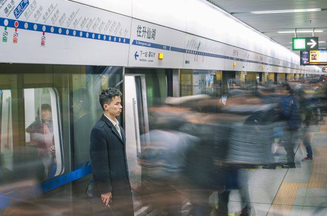 地鐵車廂智能化升級(jí)，乘客出行體驗(yàn)質(zhì)的飛躍