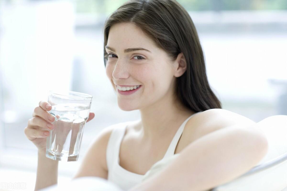 充足飲水對身體的健康益處與深遠影響