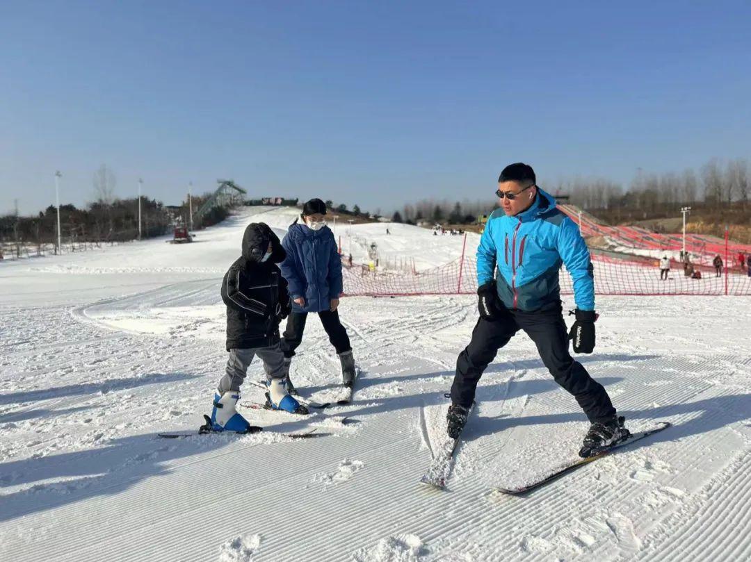 雪坡極速滑雪，追求刺激的滑雪之旅