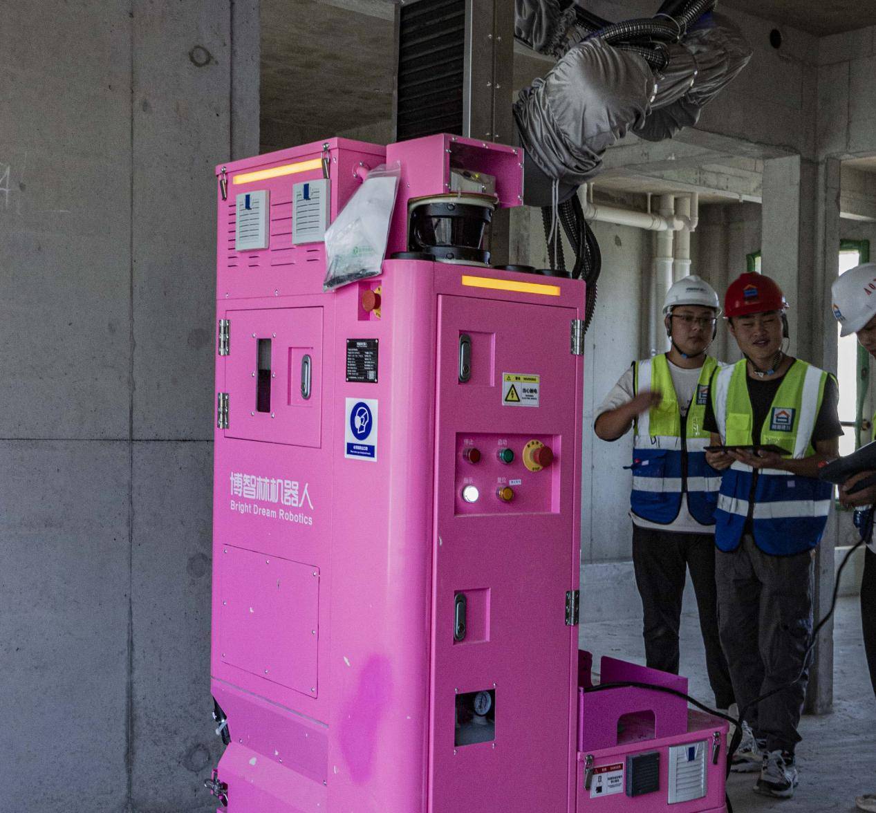 智能機(jī)器人助力建筑工程施工效率飛躍提升