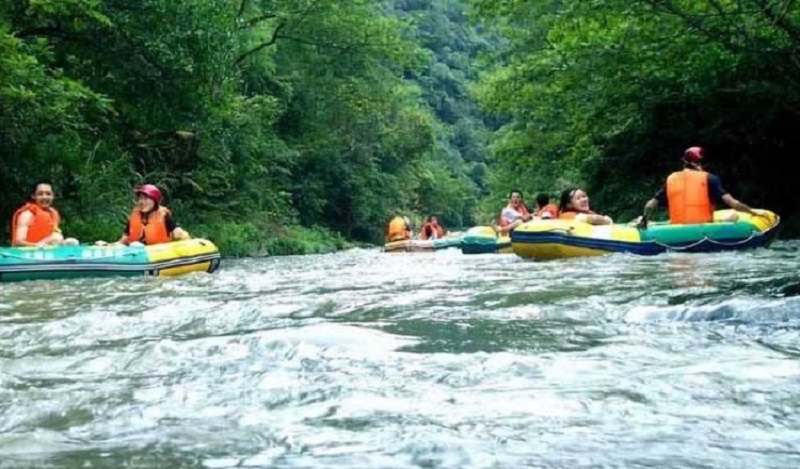 峽谷漂流之旅，水流速度與激情的碰撞體驗(yàn)